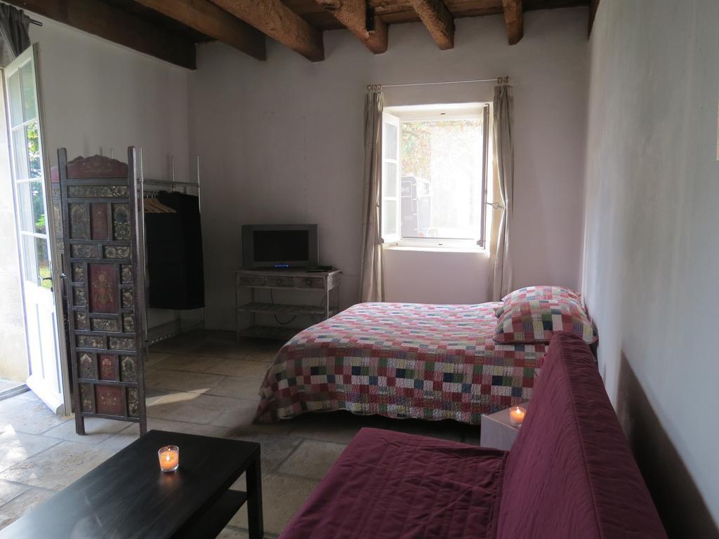 B&B Mas Les Lecques Beaucaire  Værelse billede