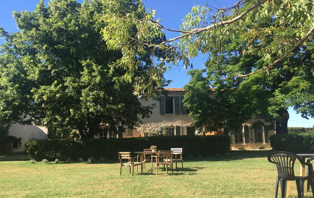 B&B Mas Les Lecques Beaucaire  Eksteriør billede