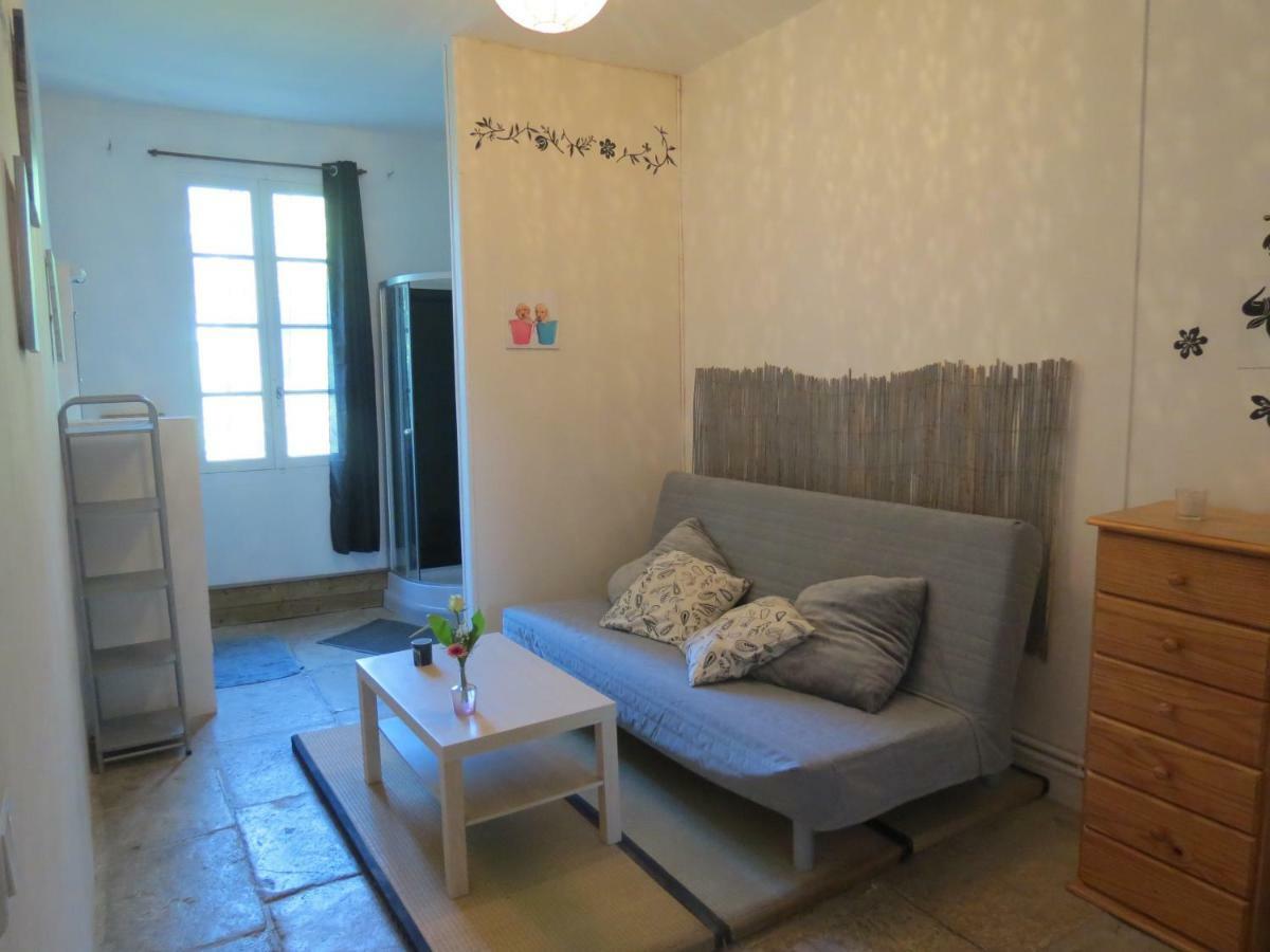 B&B Mas Les Lecques Beaucaire  Eksteriør billede